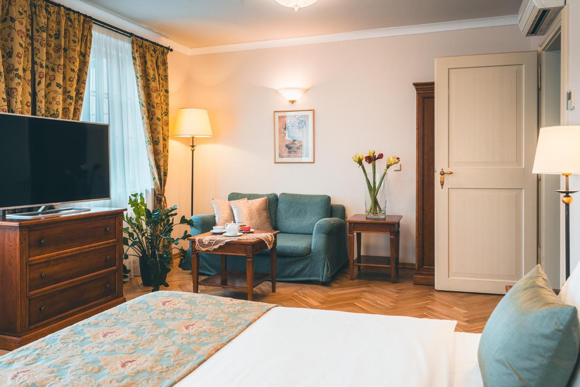 Appia Residences 4*